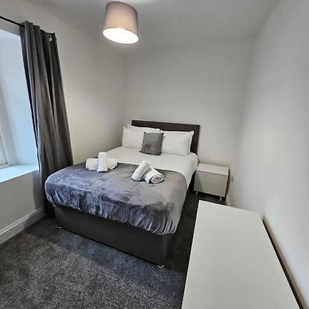 Fully Equipped Kitchen, Double Room Neath Exteriör bild